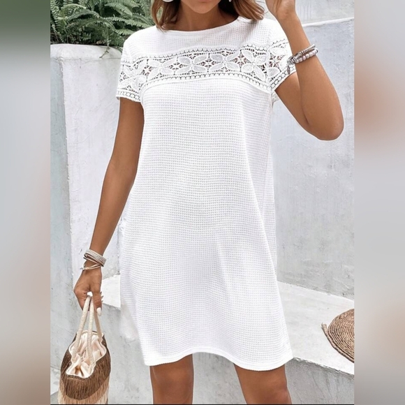 SHEIN | Frenchy Contrast Guipure Lace Tee Dress in white, Size M - Picture 6 of 13